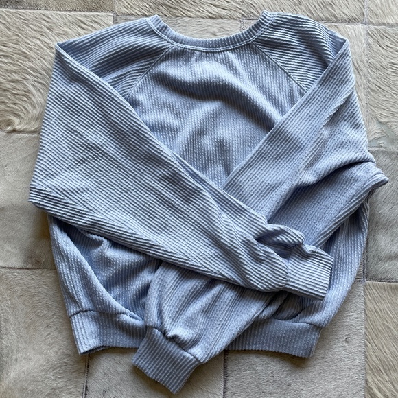 Hollister Top - Picture 2 of 4